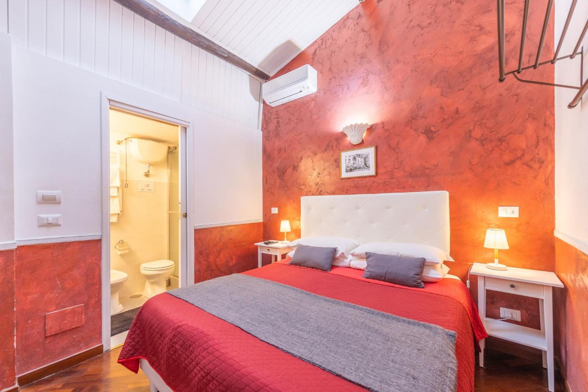 In Bb - Skylight Double In History House * Rom